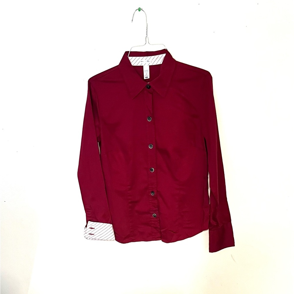OLD NAVY size medium woman’s button front blouse. Very dark scarlet red.